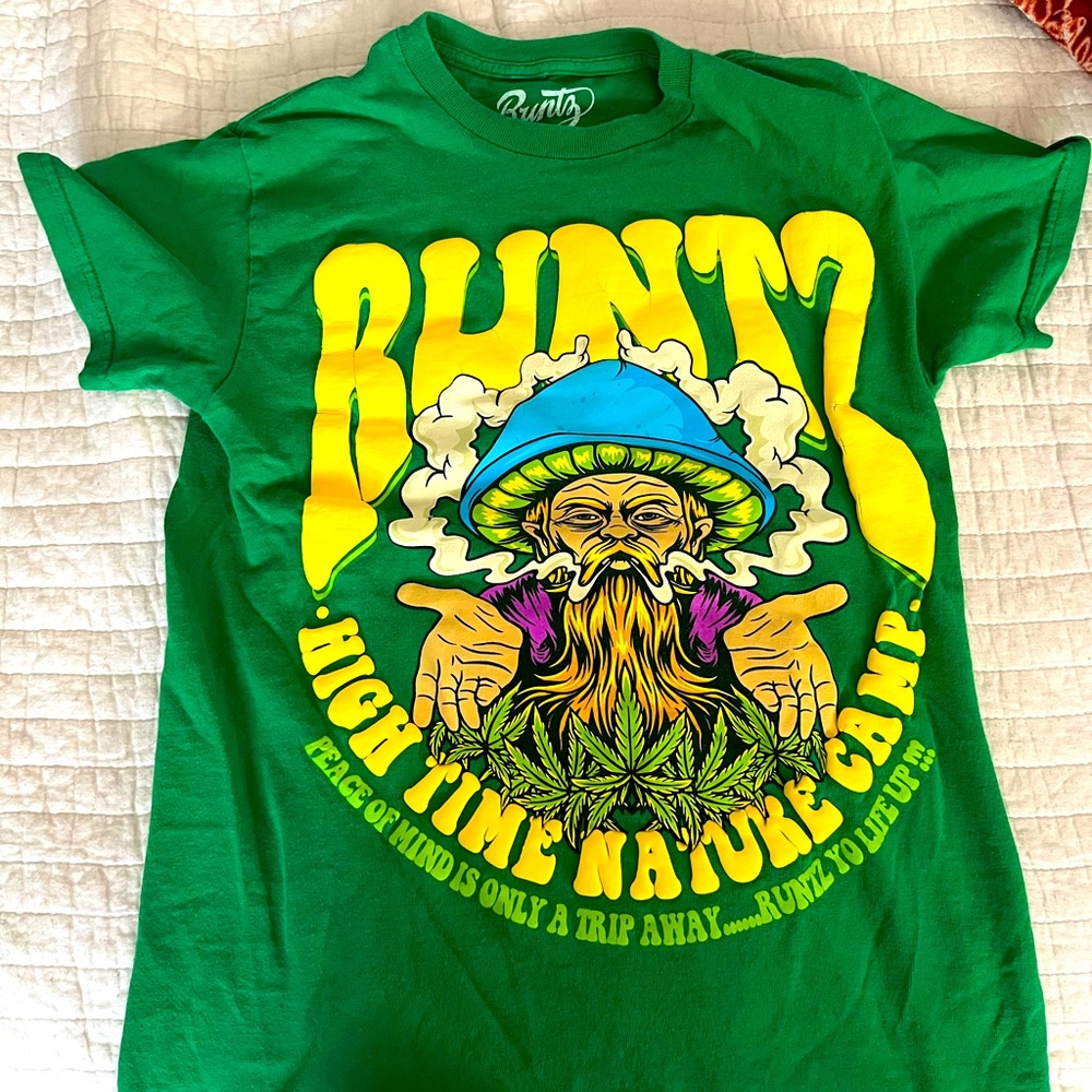 Runtz Graphic T-Shirt Mens size Small. Great quality lightly used.